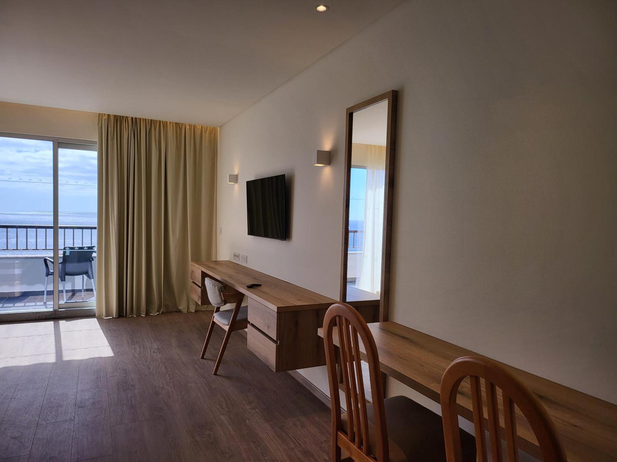 Royal Orchid 4*